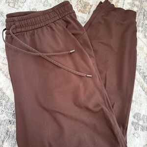 Women’s Lululemon Brown Size 8 Soft Jersey Classic Fit Mid-Rise Jogger